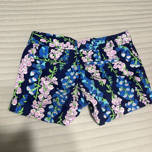 Lilly Pulitzer Shorts - Picture 2 of 3
